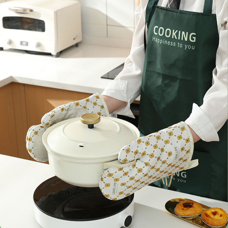 HeatGuard quilted cotton oven mitts — view 4
