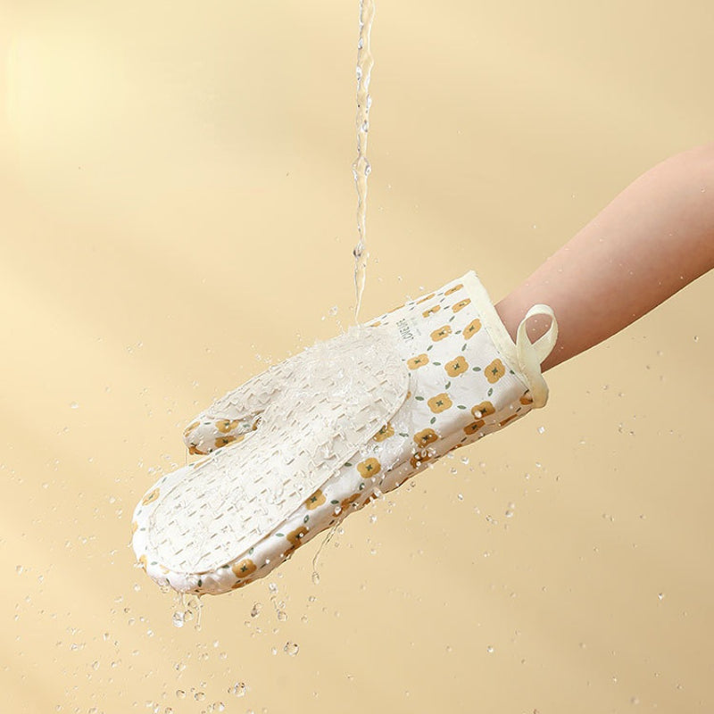 HeatGuard quilted cotton oven mitts — view 15