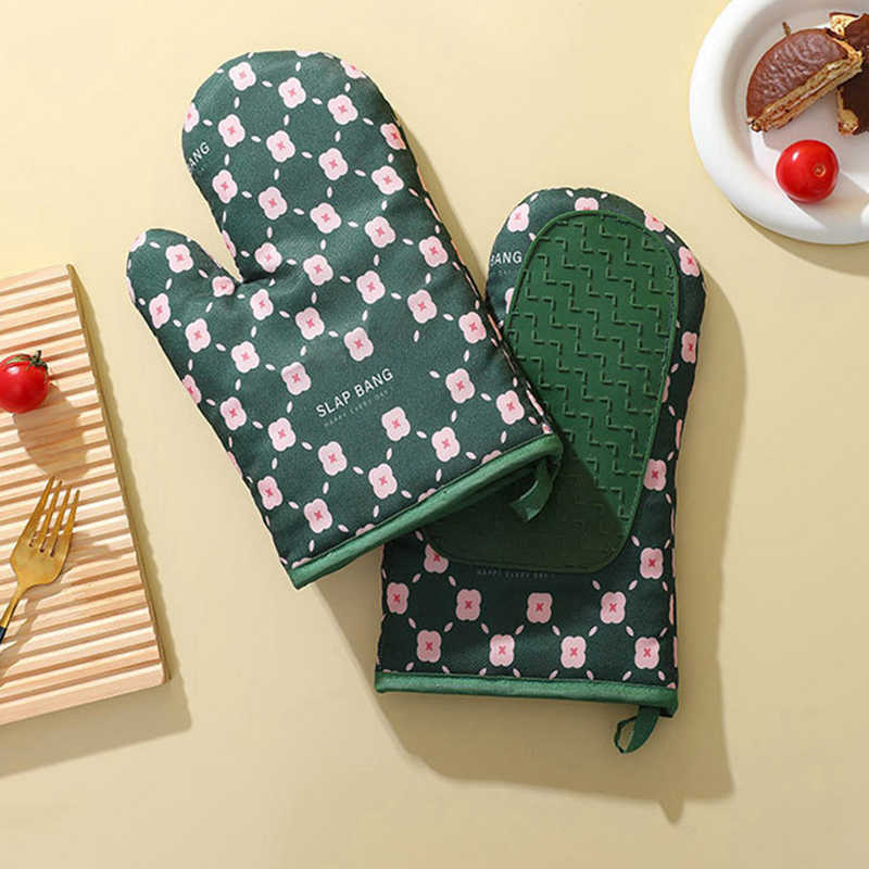 HeatGuard quilted cotton oven mitts — view 6
