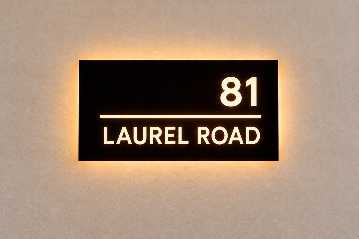PortGlow 15 x 30 cm rectangular size option, source-reference illustration with 81 Laurel Road example address.